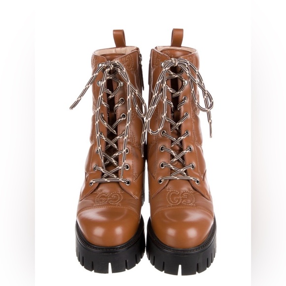 GUCCI GG LOGO LEATHER COMBAT BOOTS, TAN WOMEN’S LACE-UP ANKLE BOOTS WITH GG - Picture 3 of 17